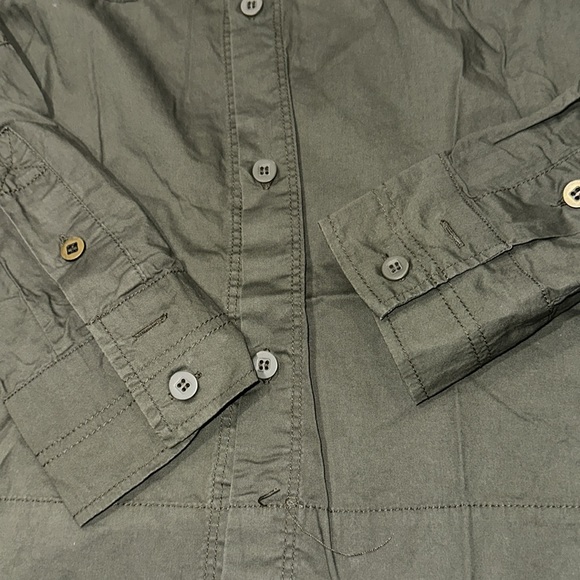 Button down - Picture 3 of 5